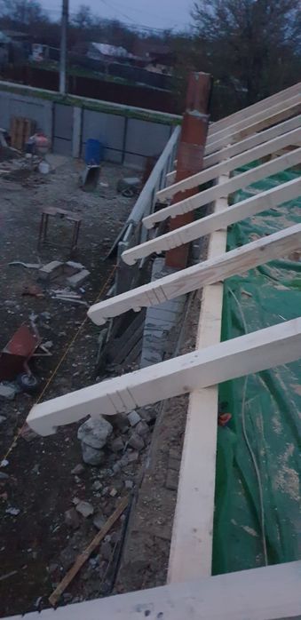 Acoperisuri complete meseriasi acoperis montatori profi  reparatii
