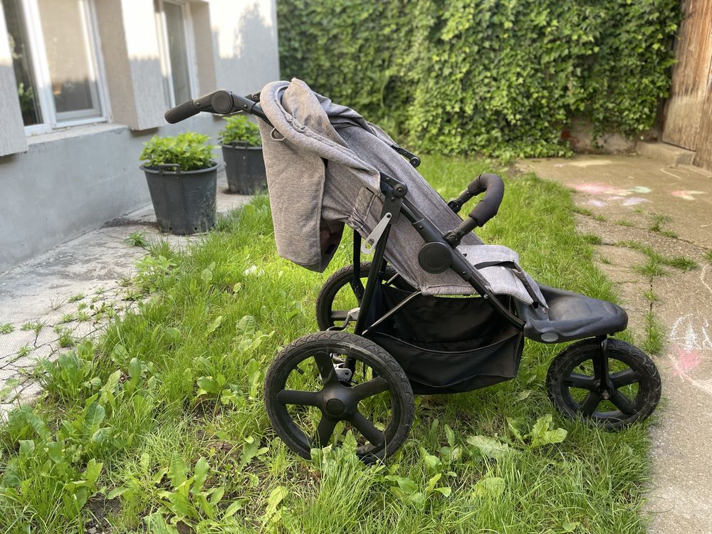 Carucior de alergare / Jogging stroller