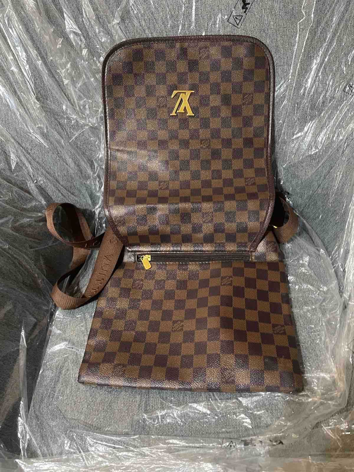 Продавам нова чанта Louis Vuitton унисекс
