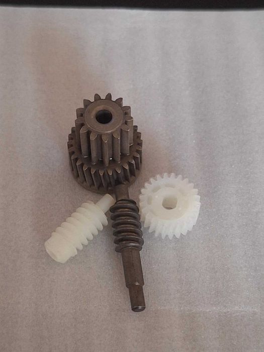 Зъбни колела 4 бр  за странични огледала на Хонда Сивик 8 и ЦРВ 3