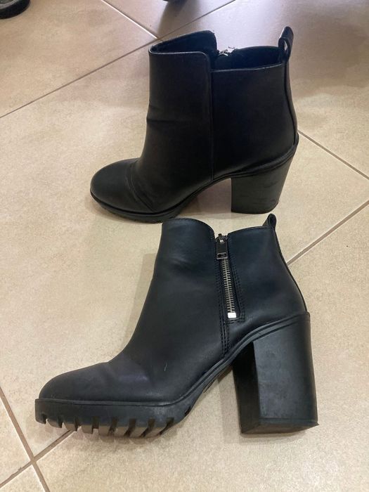 Продавам Черни боти
