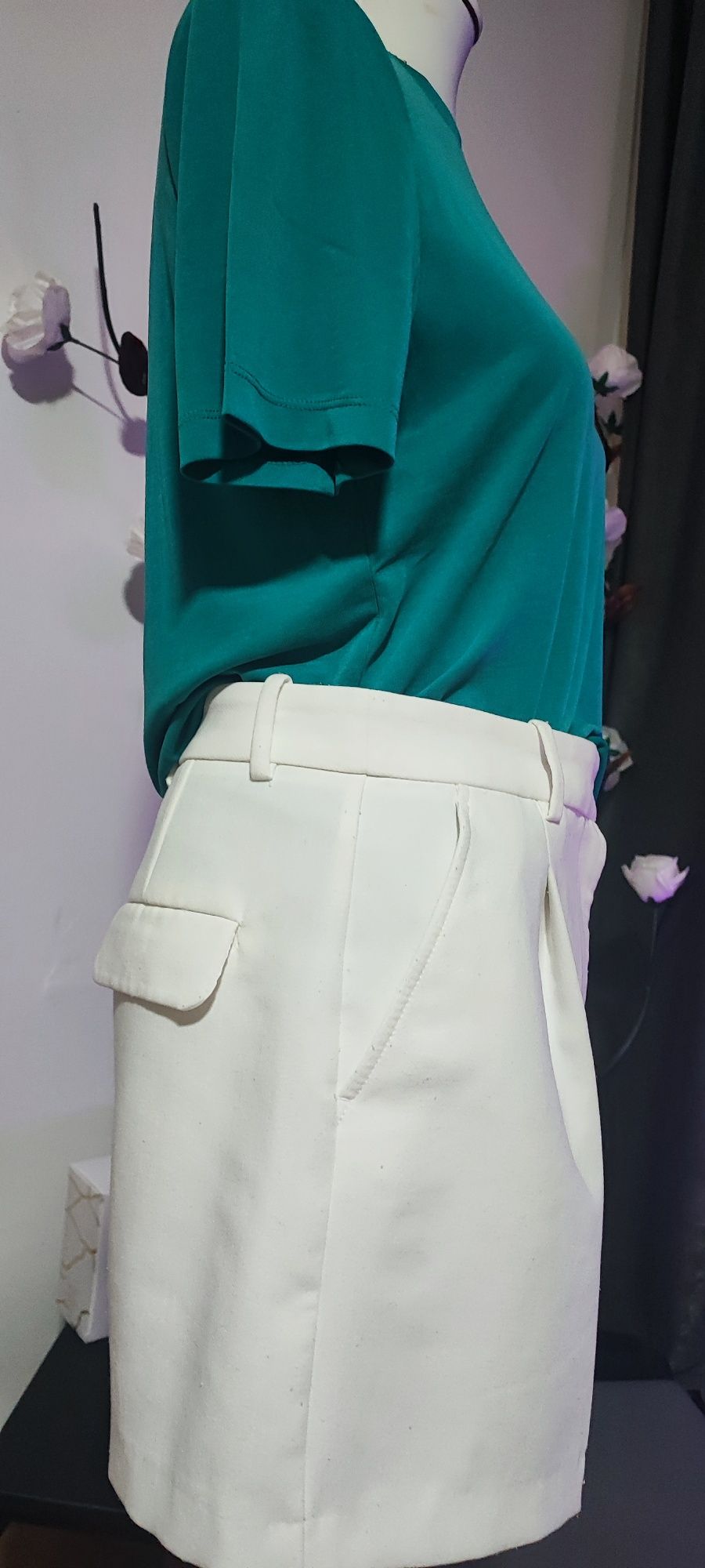 Pantaloni scurti  zara si 2 tricourii