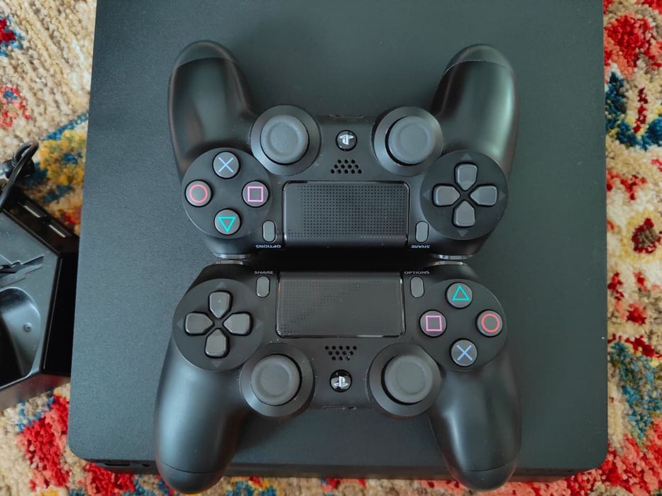 продаю play station 4