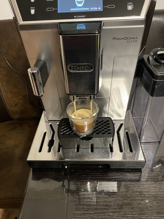 Expresor automat Delonghi Primadonna Class