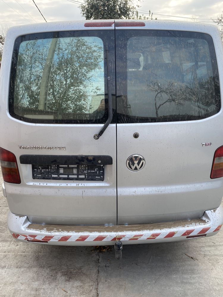 Bara fata spate faruri usi volkswagen transporter T5