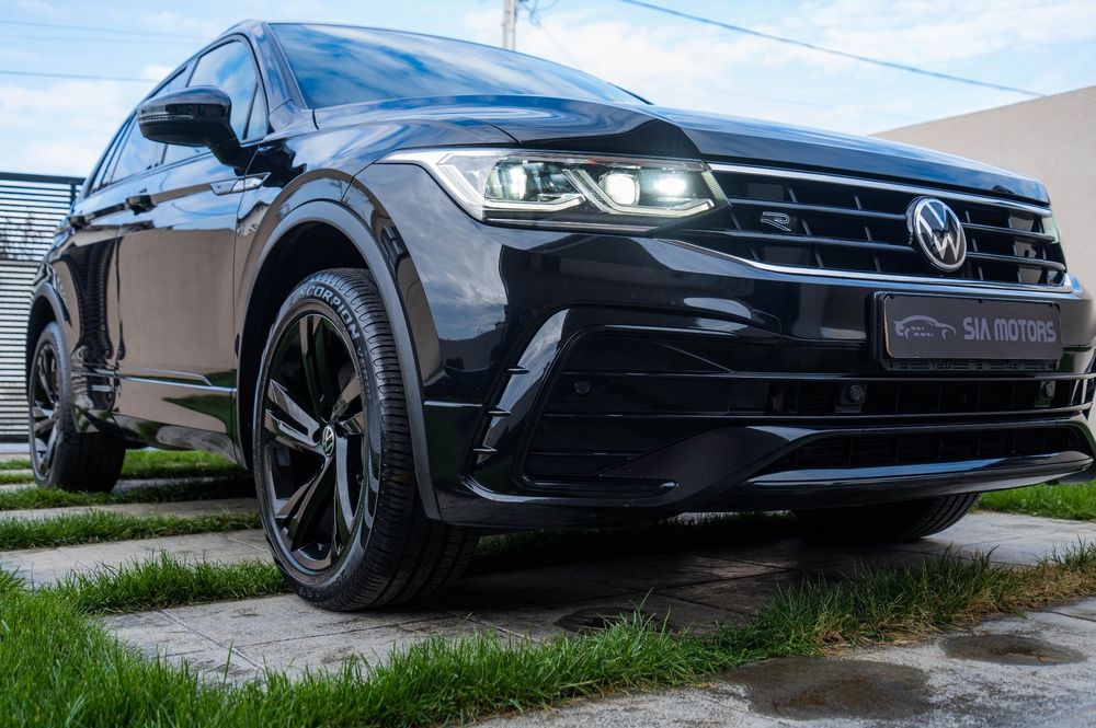 Volkswagen Tiguan RLine Facelift Virtual Cockpit HUD IQ Light 4 Motion