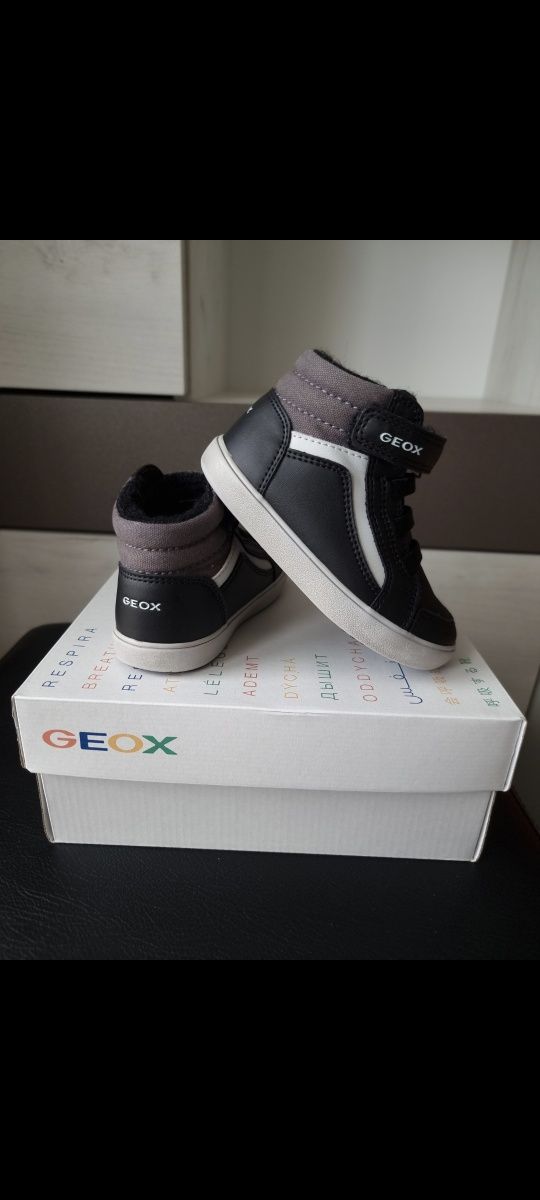 Детски сникърси Geox