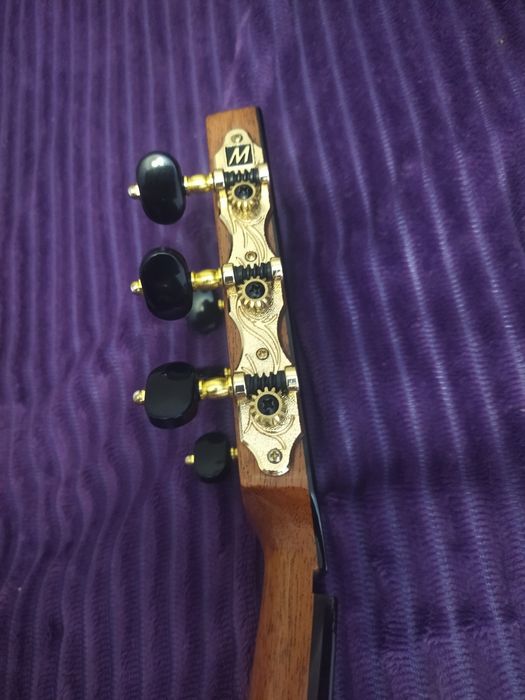 Продам гитару, модель мартинес