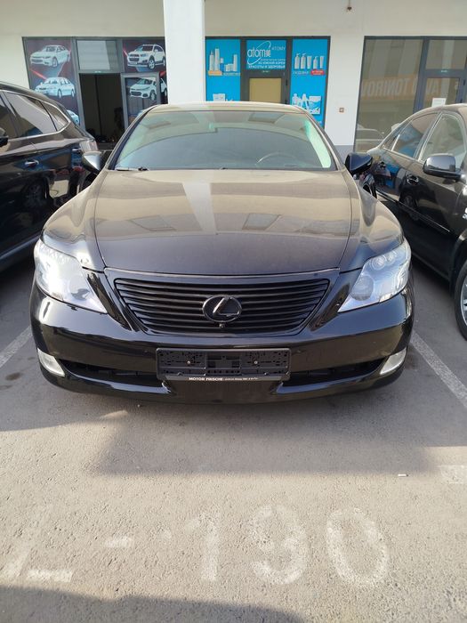 Lexus ls600 gibrid