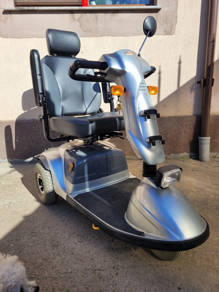 Carucior Scuter electric pentru batrani persoane dizabilitati