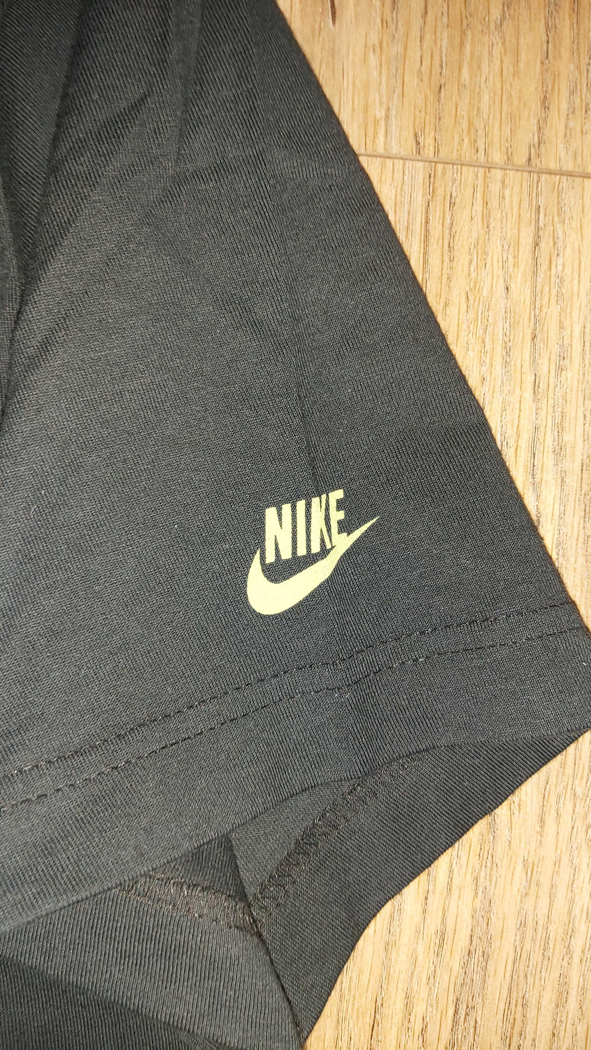 Мъжка тениска Nike - Размер М