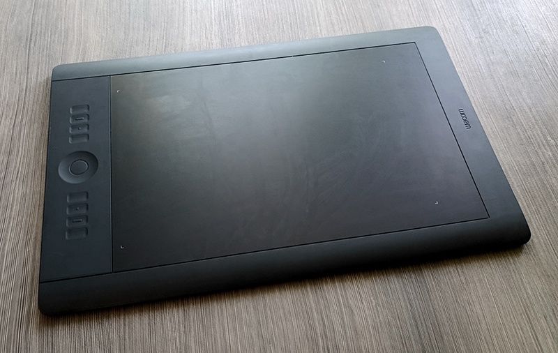 Два графични таблета Wacom Intuos Large на цената на един