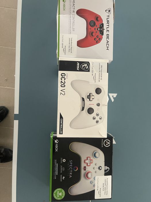 Controllere XBOX și PlayStation