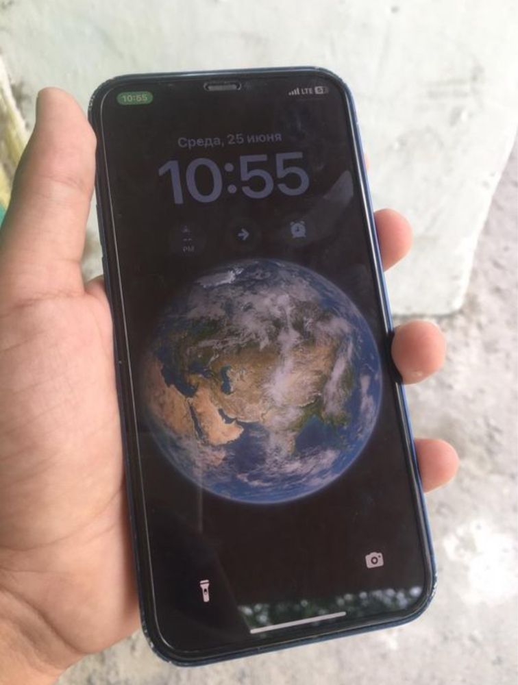 Iphone 12.