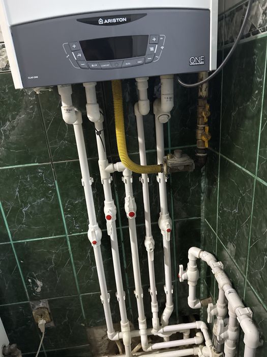 Instalator  Intervenții rapide instalații sanitare – Urgențe 24/24