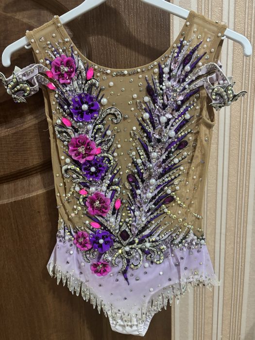 Продам купальник для художственной гимнастики