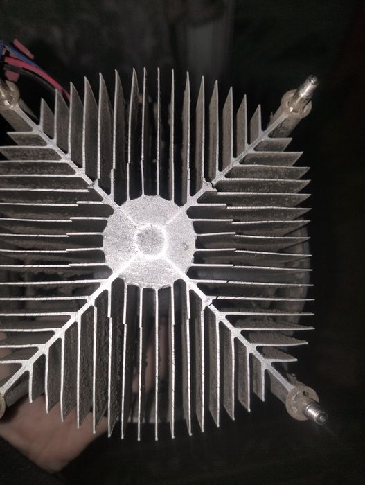 Продам кулер не знаю работает или нет