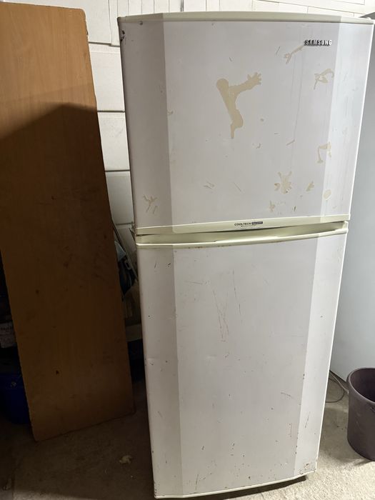 Холодильник Samsung