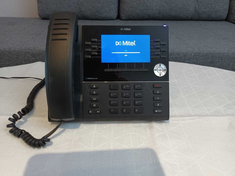 Telefon fix Mitel MiVoice 6920 IP.