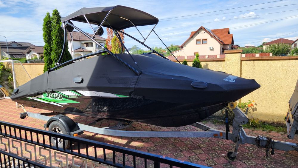 Ambarcatiune superba Yamaha AR192