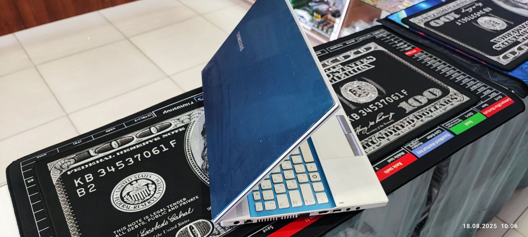 Noutbook Samsung Core i3