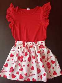 Ефектна бяла поличка на червени сърца с блузка в червено