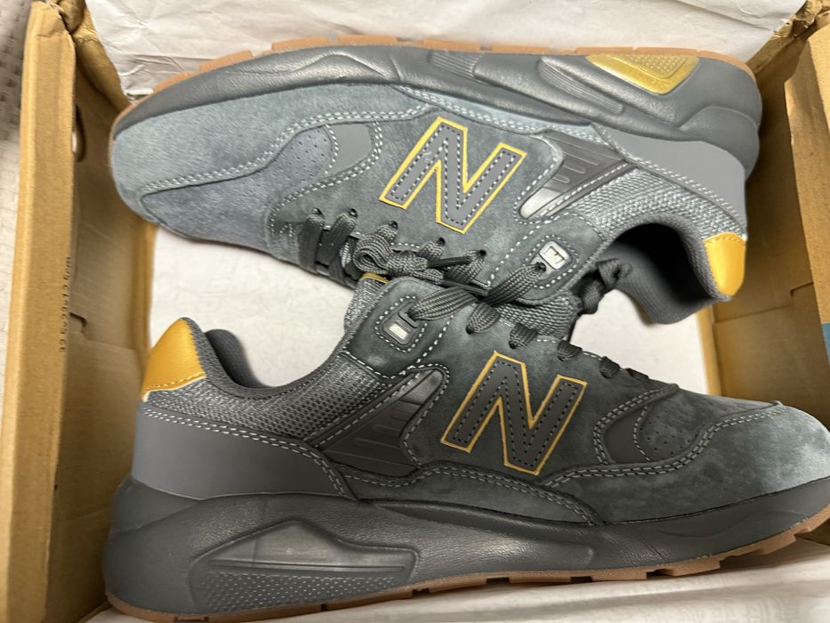 Продам кроссовки мужские