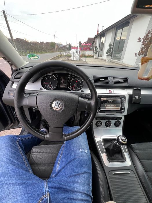 Vând urgent volkswagen passat b6
