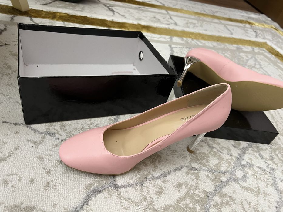 Продаю новую красивую и модныю обувь