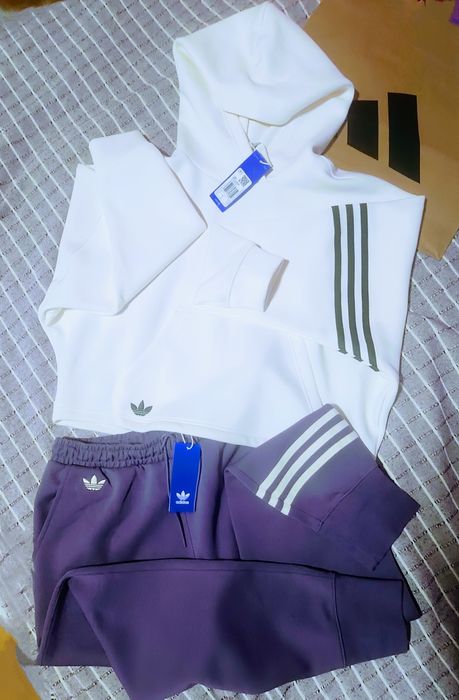 Обалденный оригинальный спортивный костюм Адидас новый