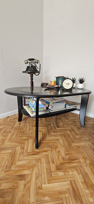 Журнальный столик (дерево и стекло)