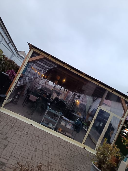 Închideri terase cu prelată Cristal – rezistente și elegante