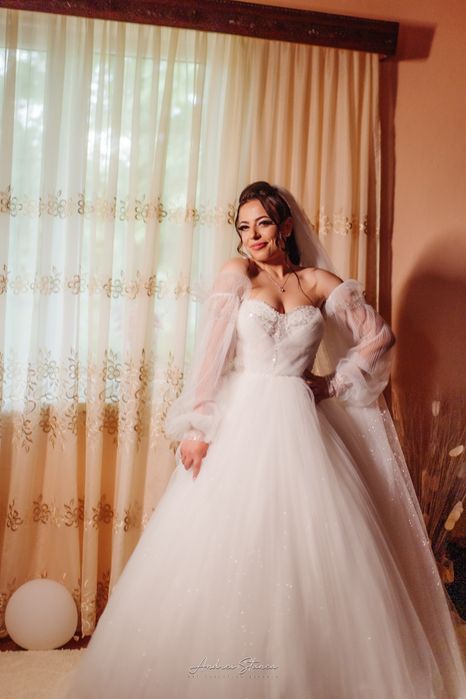 Vând rochie de mireasă