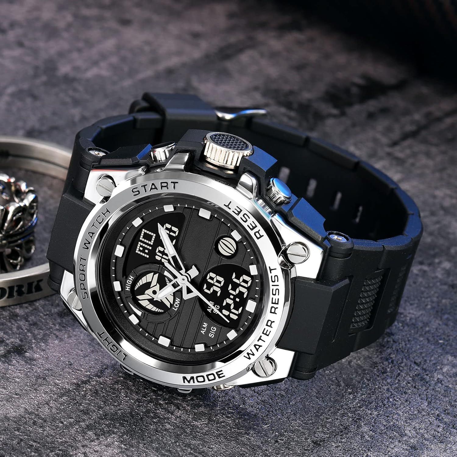 Ceas sport digital barbati, rezistent la apa, negru