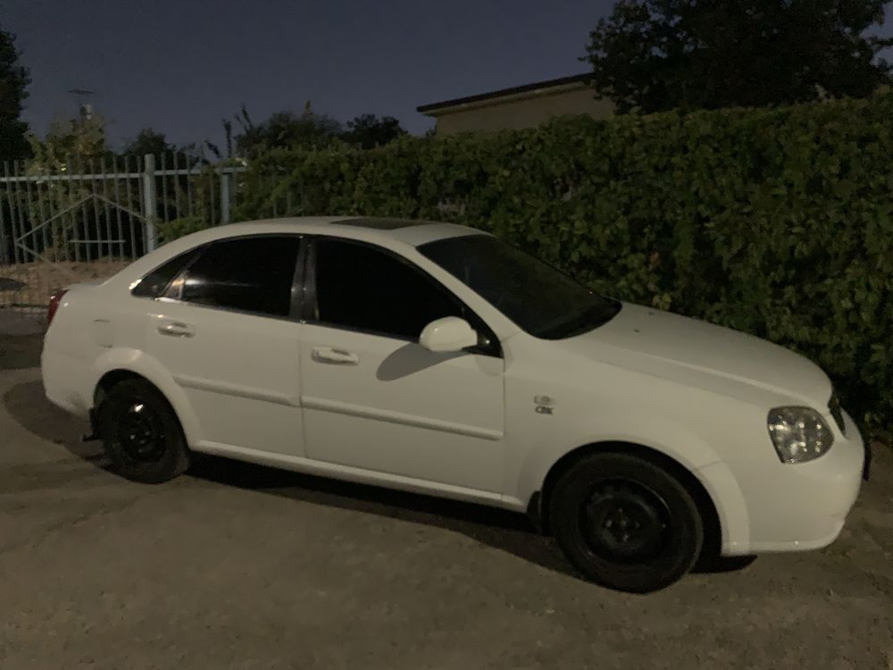 Lacetti 1.8 4 pozitsiya avtomat