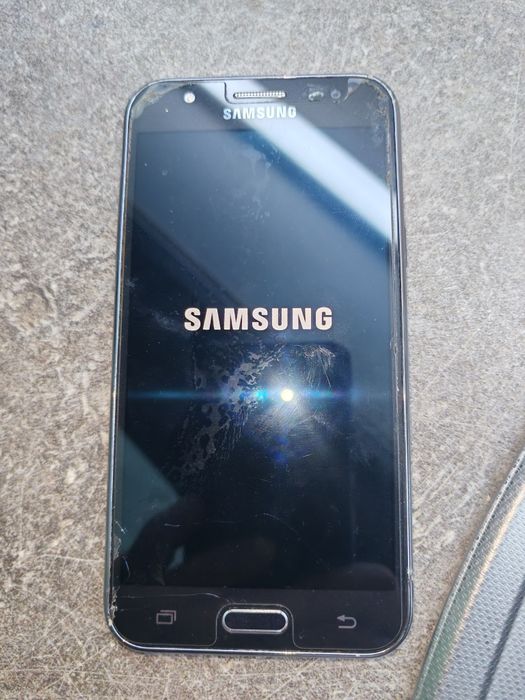 Telefon Samsung J5