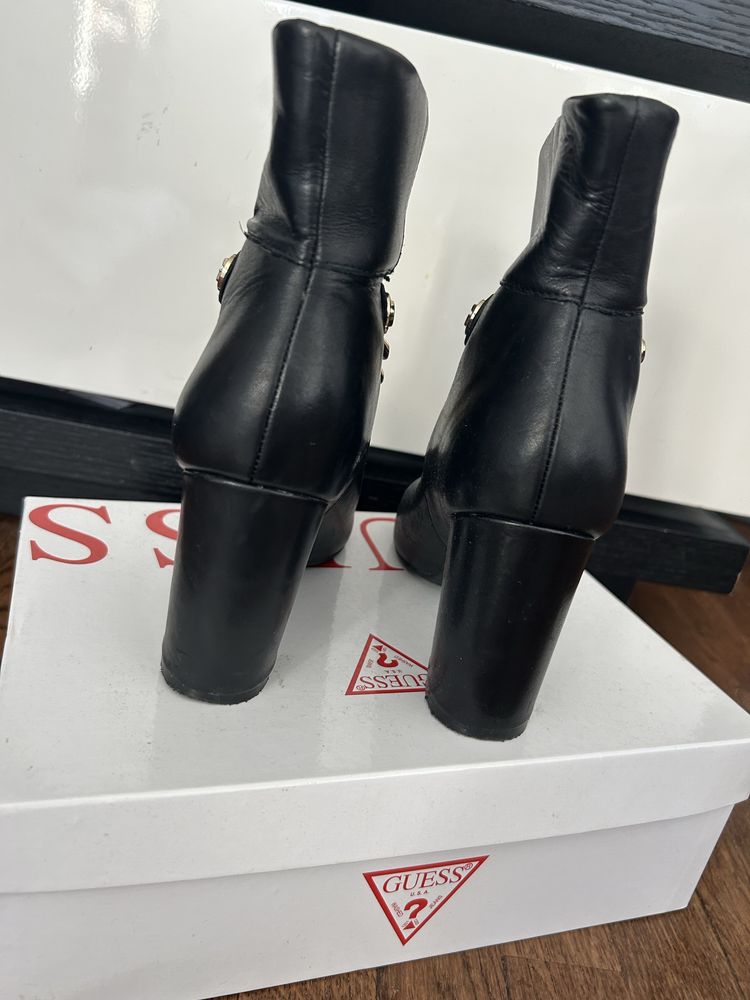 Дамски боти Guess