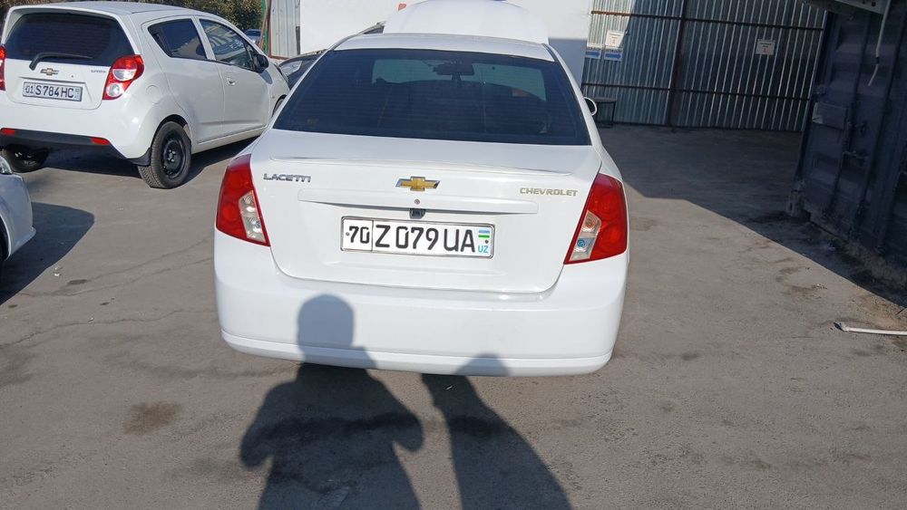 Lasetti jentra qilingan