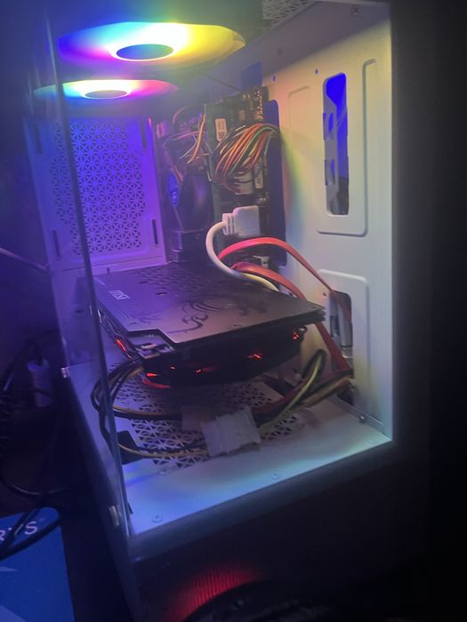 Pc de vanzare , foarte bun pt gaming