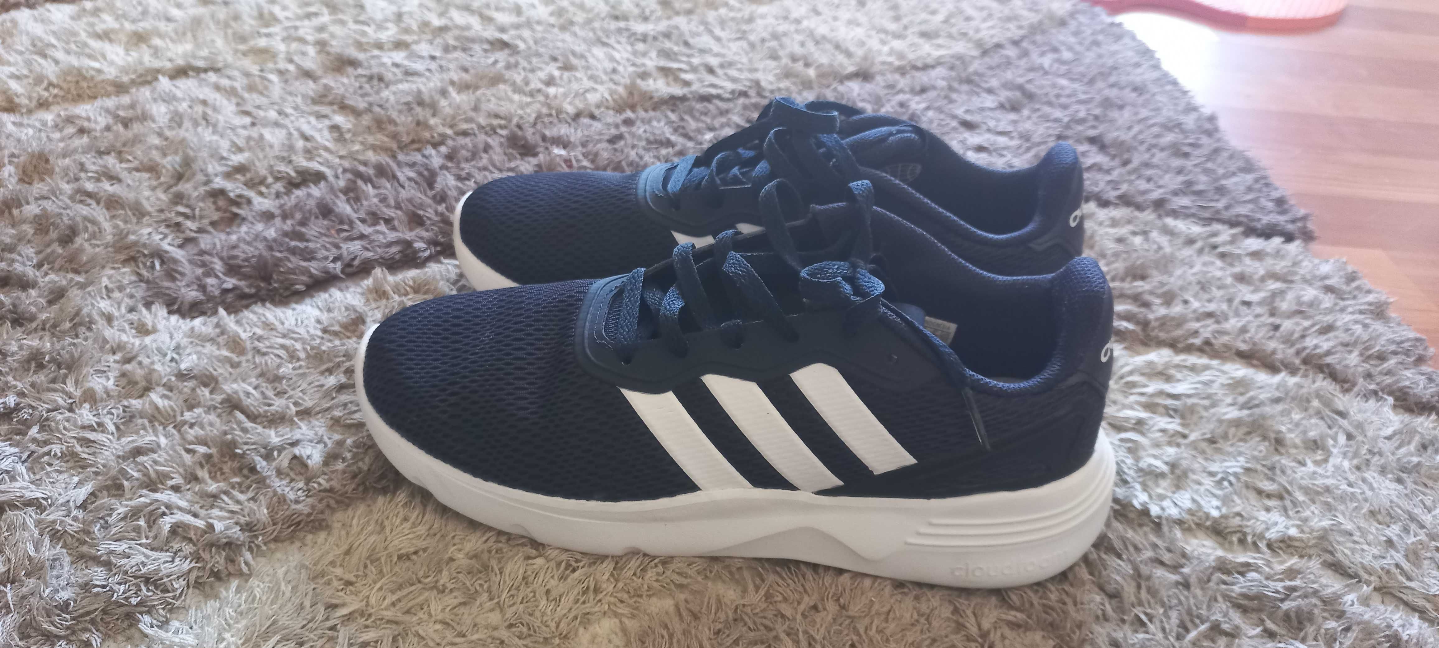 Adidasi de Adidas