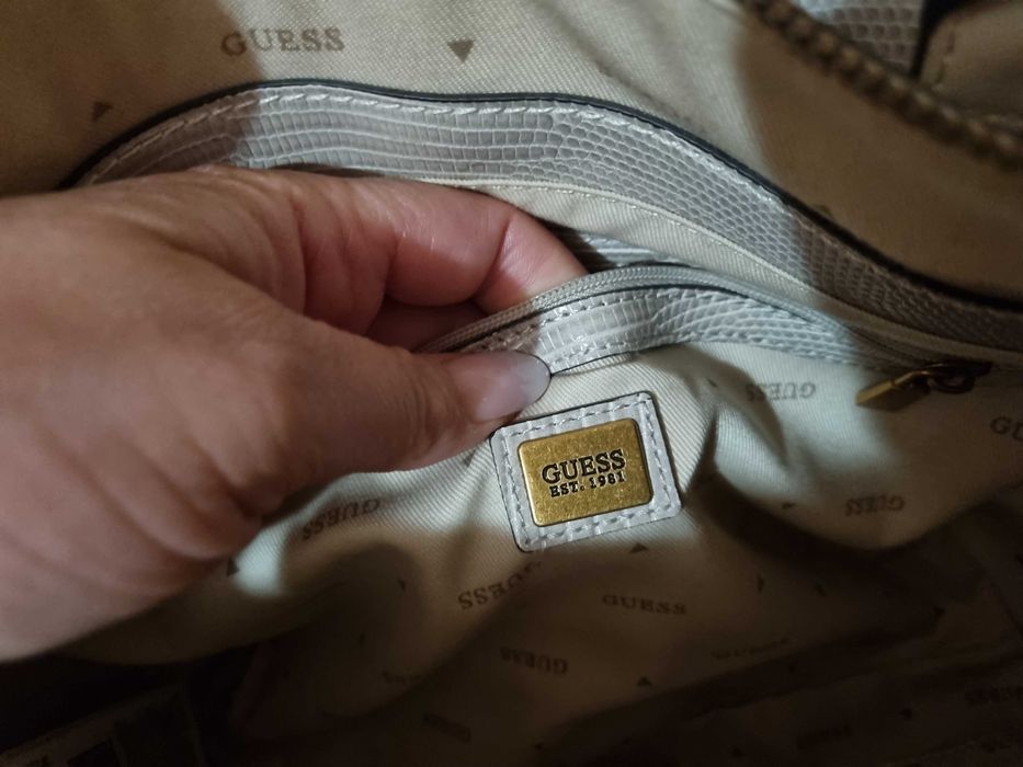 De vânzare geanta guess