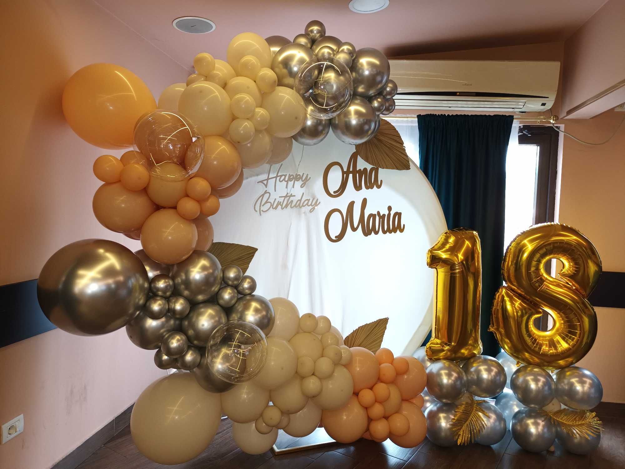 Decor baloane majorat Arcada baloane petrecere botez Photocorner