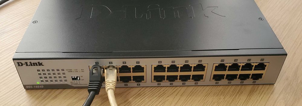 Суич: D-Link DGS-1024D - 24-Port Gigabit