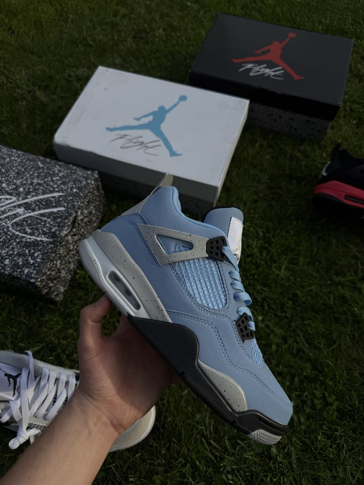 Adidasi Jordan 4 Military Black / University Blue / Red Thunder