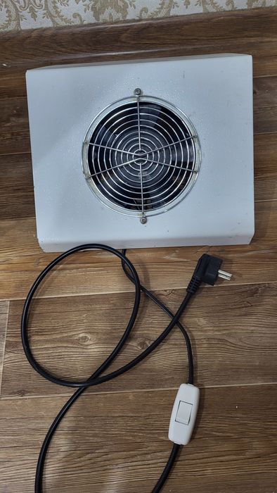 Продам вытяжку для маникюра