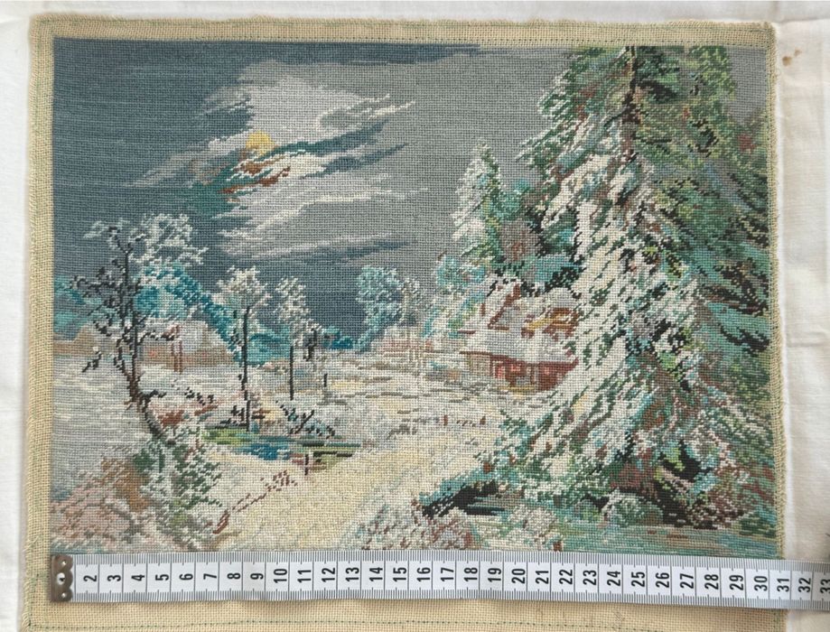 Goblen cusut manual – Peisaj de iarnă sub lună plină