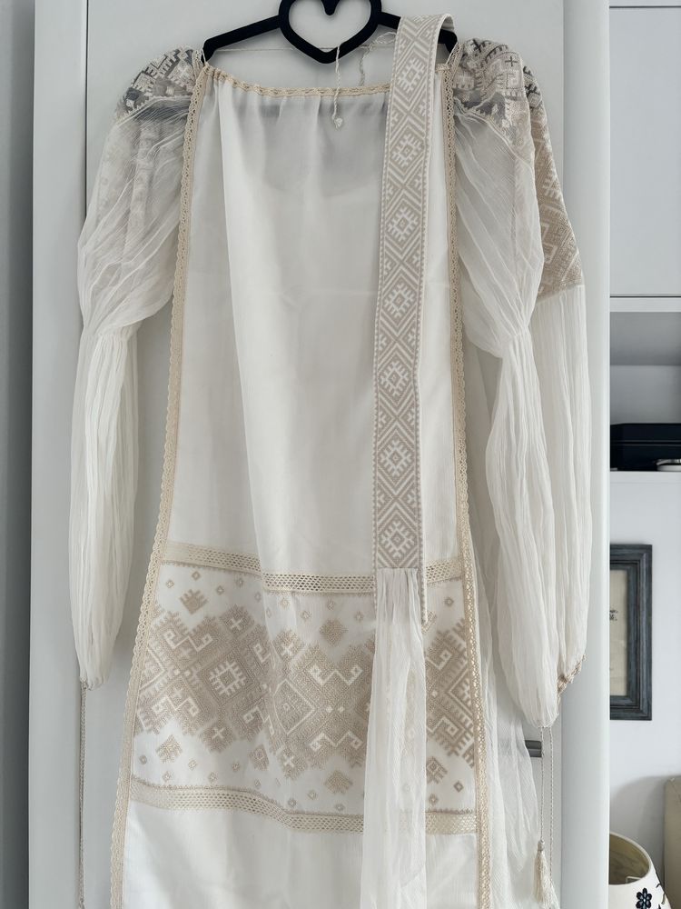 Rochie de mireasă stil tradițional românesc