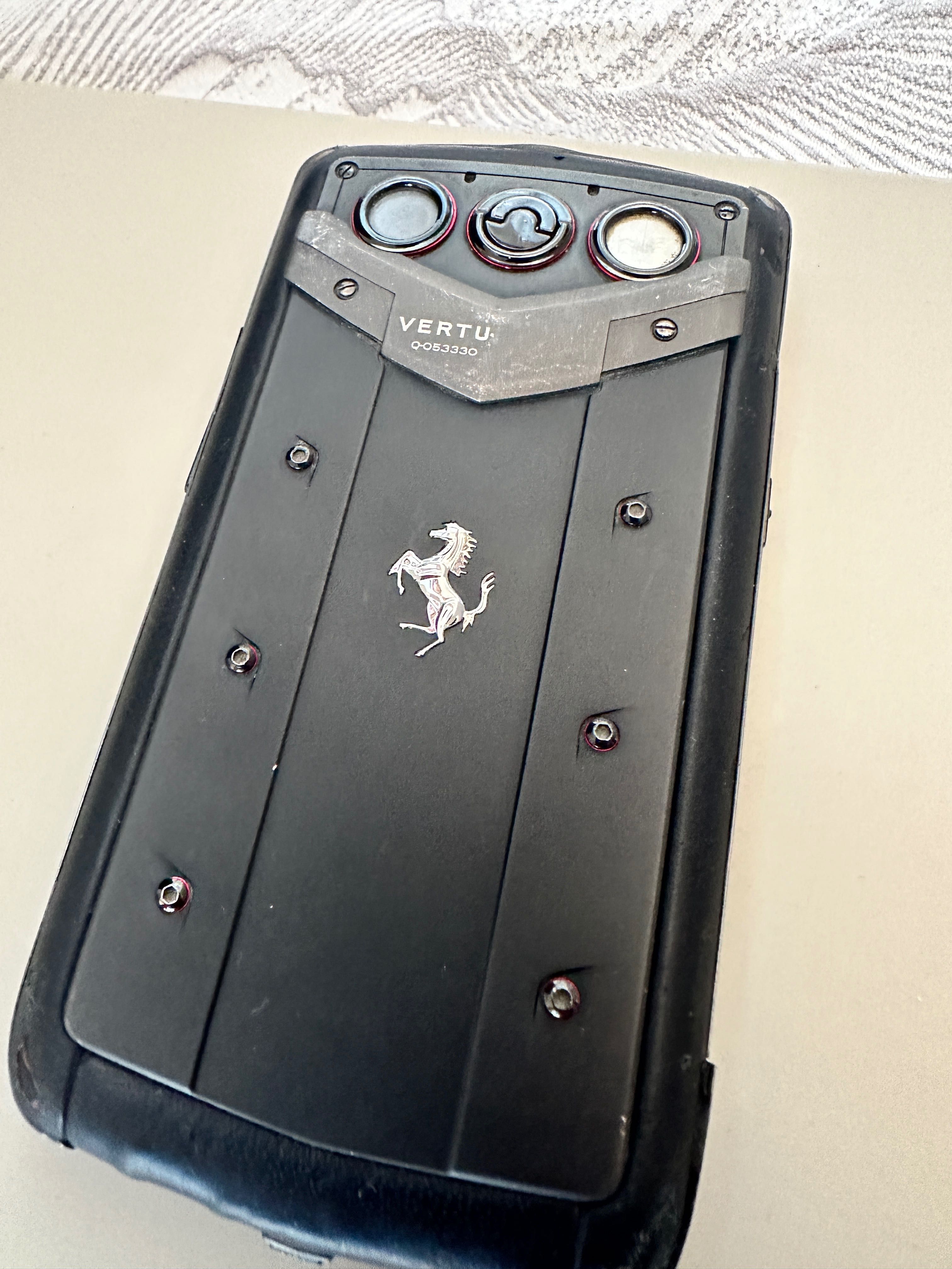 VERTU Constellation Quest FERRARI