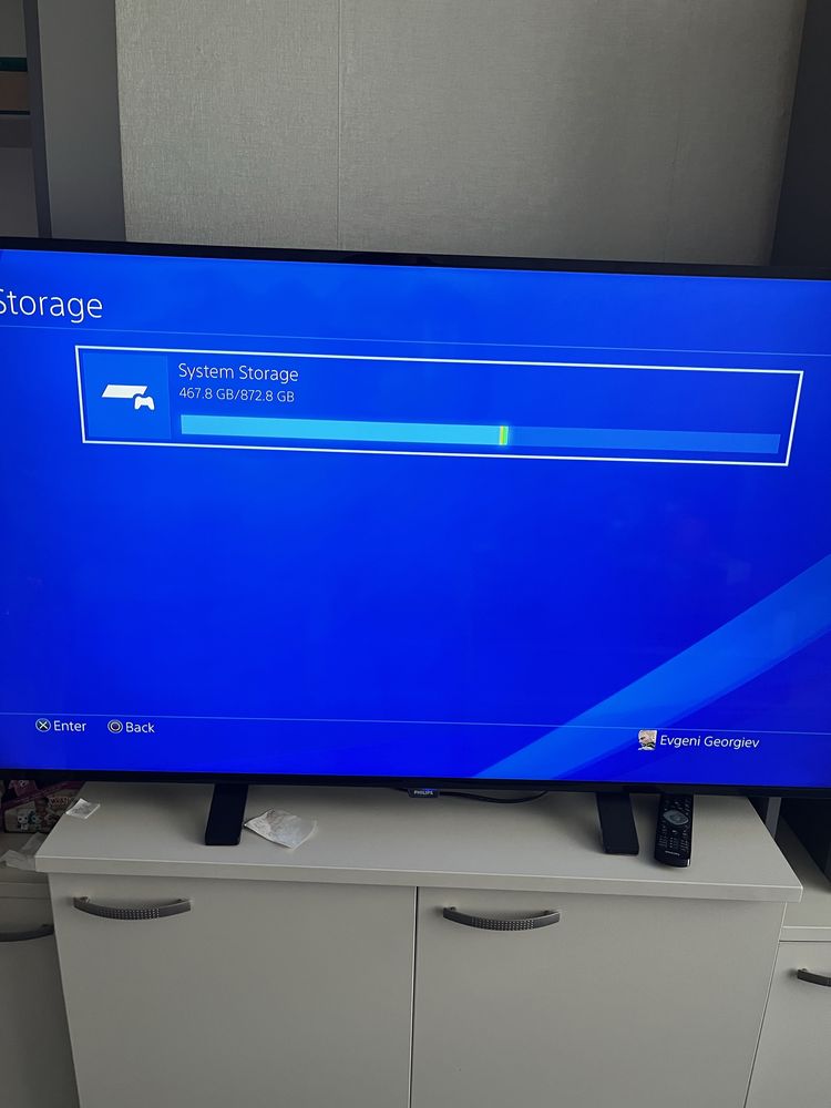 PS 4 Pro 1TB.