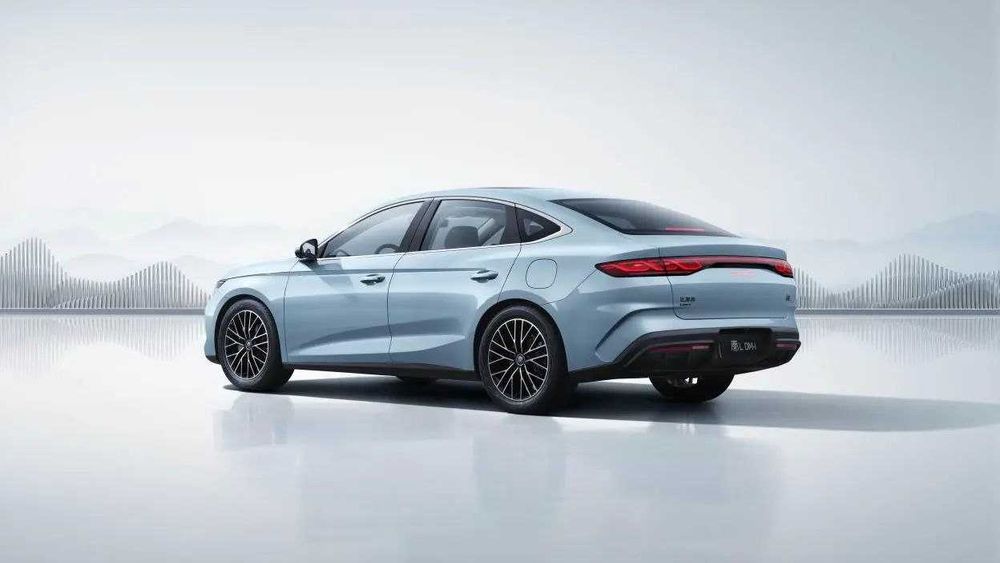 BYD QIN L 120 км - 2100 км ГИБРИД